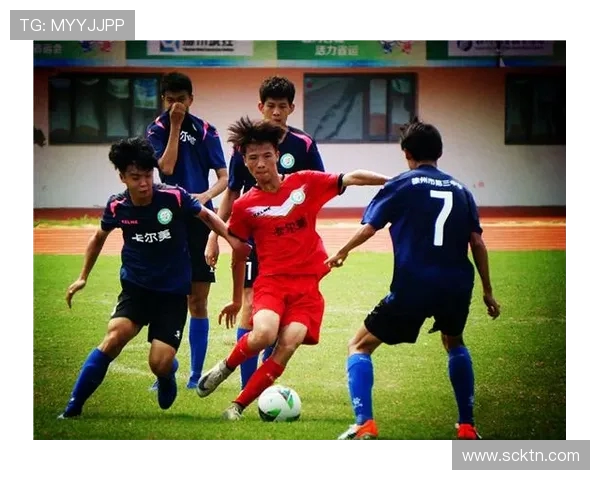 重庆足球队在杯赛中的灵活性表现分析与战术探讨