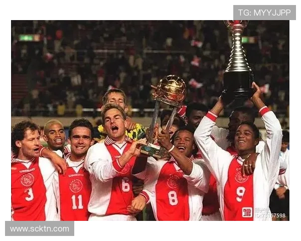 阿贾克斯足球俱乐部的历史辉煌与未来发展前景分析